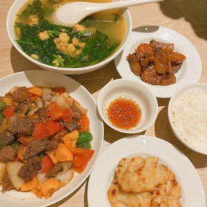 Nhà em mặt phố, 1 trệt 1 lầu ở đường Bình Lợi, quận Bình Thạnh-Sài Gòn cần gấp chị giúp việc nhà