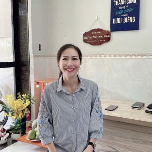 Em đang tìm việc cho chị Trang mới ở quê lên ạ