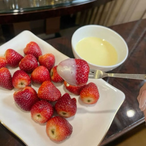 Nhà em cần tìm gấp cô giúp việc nhà ở trên đường Trần Phú  Quận 5 nha các cô, các chị ơi !!!