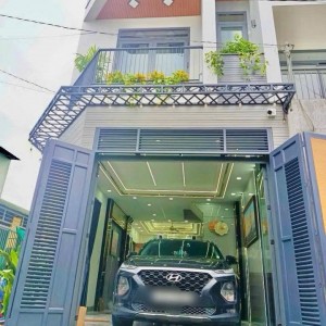 Nhà Mặt Phố Có 2 Lầu Nhỏ Diện Tích 49m2 Trên Đường Trần Hưng Đạo Quận 5, Em Cần Cô Dưới 59 Tuổi Về Làm Việc Nhà Cho Gia Đình 2 Vợ Chồng Trẻ Thôi !