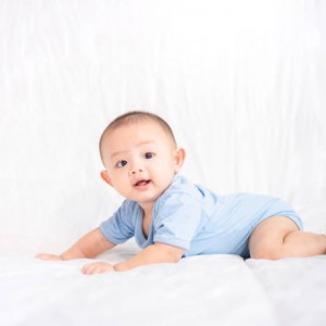 Nhà 1 lầu 1 trệt tại đường Ngô Quyền quận 10 cần gấp 1 chị chăm bé 9 tháng tuổi nhà em