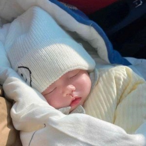 Tuyển gấp 1 cô chuyên chăm bé đi làm bao ăn ở lại ạ