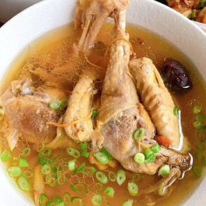 Gia đình em đang tuyển gấp ạ