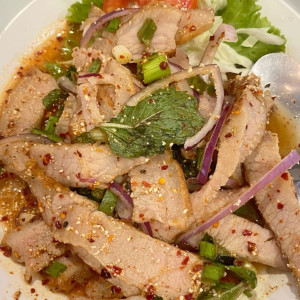 Trong hôm nay em cần chị giúp việc nhà bao ăn ở lại với mức lương khởi điểm 11 triệu