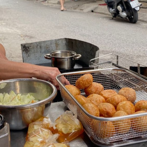 Gia Đình Toàn Người Lớn Cần 1 Chị Giúp Việc Nhà !!
