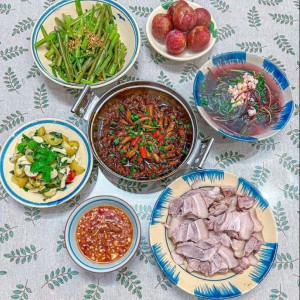 GIA ĐÌNH 3 NGƯỜI LỚN Ở BÙI VĂN BA ,TÂN THUẬN ĐÔNG QUẬN 7 CẦN GẤP CHỊ GIÚP VIỆC NHÀ LƯƠNG 14 TRIỆU BAO ĂN Ở Ạ