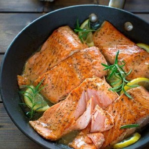 Chính chủ em cần gấp 1 cô chăm bé ạ