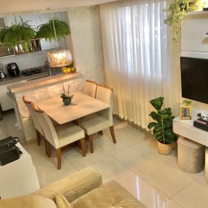 HIỆN EM ĐANG CẦN 1 CHỊ GIÚP VIỆC CHO GIA ĐÌNH EM CÓ 3 NGƯỜI BAO ĂN Ở TẠI CHUNG CƯ VINHOMES QUẬN BÌNH THẠNH Ạ