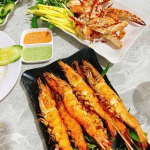 Tuyển gấp cô chăm bé 4 tuổi bao ăn ở lại ạ