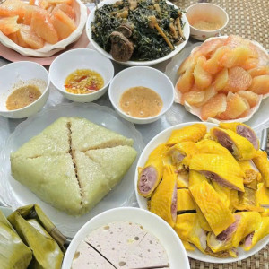 Em đang tuyển gấp ạ