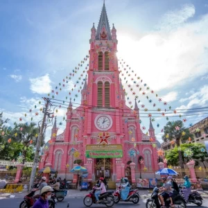 Gia đình em ở nhà mặt phố có 2 lầu nhỏ tại gần nhà thờ Tân Định Quận 3 Tìm Cô Gíup Việc Đi Làm Ngay Hôm Nay