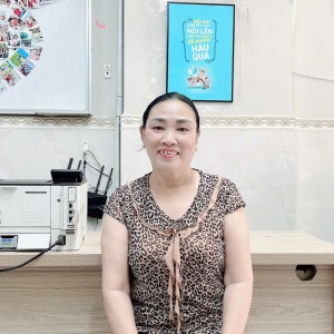 Em đang tìm việc cho cô em mới ở quê lên ạ