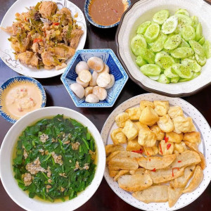 Gia đình em đang cần cô nào thực sự cần việc làm thì alo em nha