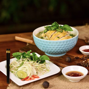 Tuyển Chị Giúp Việc Nấu Ăn Cho Gia Đình Em Trên Đường 3/2  Quận 10
