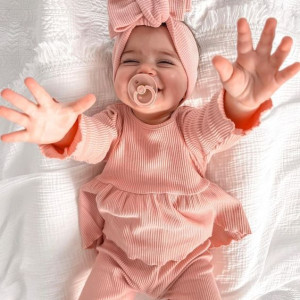 Cần cô chăm bé 8 tháng cho vợ chồng em yên tâm đi làm.Nên em cần một cô thực sự yêu trẻ đến chăm lo cho con em