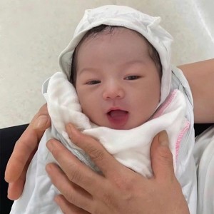 Cô nào cần việc chăm bé alo e nha