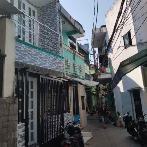 Tuyển Gấp Cô Giúp Việc Nhà Và Nấu Ăn Cho Gia Đình Em Có 3 Người Lớn 