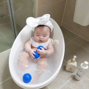 Vợ chồng em ở vinhomes quận Bình Thạnh cần tuyển gấp 1 chị chăm bé 4 tháng tuổi