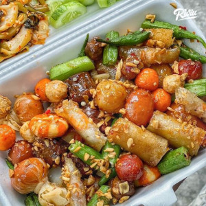 Tuyển gấp 1 cô làm việc có tâm đi làm bao ăn ở lại ạ