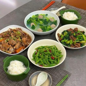 Chính chủ em cần gấp 1 cô làm quán bao ăn ở lại ạ