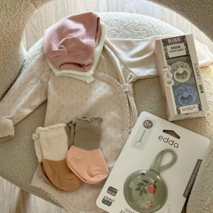 Vợ chồng em  cần gấp 1 chị chuyên chăm em bé ở chung cư Hà Đô Quận 10 , lương tháng em gửi 14 triệu