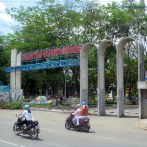 Cần tuyển cô giúp việc nhà cho 4 thành viên, làm ăn ở lại ở ngay gần công viên Phú Lâm với mức lương từ 11 triệu