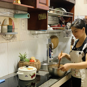 Em Cần Tuyển Gấp 1 Cô Giúp Việc Đi Làm Ngay !
