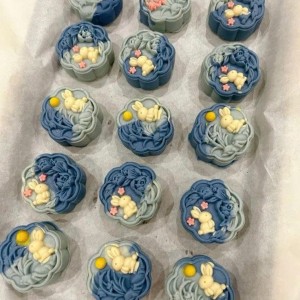 Gia đình em tuyển gấp ạ