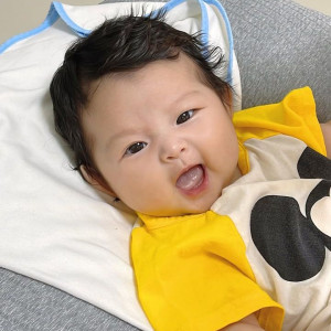 GIA ĐÌNH EM CẦN GẤP 1 CÔ CHĂM BÉ 6 THÁNG TUỔI.