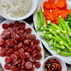 Qua lễ rồi các chị ơi, nay nhà em tuyển ngay 1 chị đến phụ quán xuyến việc nhà cửa ngay qận 4