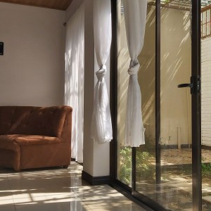 Hôm nay em tìm môt chị về giúp việc nhà cho 2 chị em ở đường  Khánh Hội Quận 4