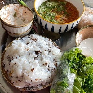 𝑪𝒂̉ 𝒏𝒉𝒂̀ 𝒐̛𝒊, 𝒉𝒊𝒆̣̂𝒏 𝒈𝒊𝒂 đ𝒊̀𝒏𝒉 𝒆𝒎 đ𝒂𝒏𝒈 𝒄𝒂̂̀𝒏 1 𝒄𝒉𝒊̣ 𝒈𝒊𝒖́𝒑 𝒗𝒊𝒆̣̂𝒄 𝒐̛̉ 𝒍𝒂̣𝒊 đ𝒆̂̉ 𝒑𝒉𝒖̣ 𝒄𝒉𝒂̆𝒎 𝒍𝒐 𝒏𝒉𝒂̀ 𝒄𝒖̛̉𝒂 𝒈𝒐̣𝒏 𝒈𝒂̀𝒏𝒈, 𝒄𝒐̛𝒎 𝒏𝒖̛𝒐̛́𝒄 𝒎𝒐̂̃𝒊 𝒏𝒈𝒂̀𝒚