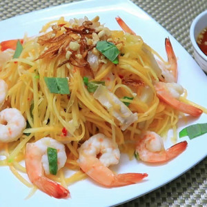 Nhà 1 trệt 1 lầu 57m2 gần nhà thờ Tân Định Q.3 đang cần gấp một chị làm việc nhà lương 10 triệu