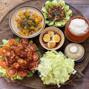 Cần người chuyên chăm bé giỏi bao ăn ở lại ạ