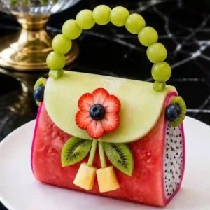 Gia đình em cần gấp 1 cô chăm bà ạ
