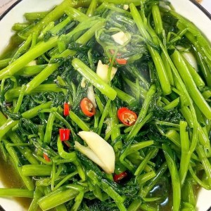 Tuyển gấp 1 cô giúp việc nhà bao ăn ở lại ạ