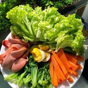 Tuyển gấp 1 cô giúp việc bao ăn ở lại ạ