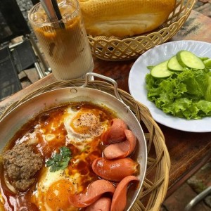VỢ CHỒNG EM  ĐANG CẦN GẤP CÔ GIÚP VIỆC NHÀ LÀM ĂN Ở LẠI VỚI NHÀ EM LUÔN NHA