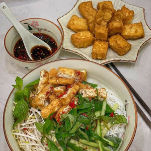 GIA ĐÌNH 3 TOÀN NGƯỜI LỚN CÀN CHỊ GIÚP VIỆC + NẤU ĂN