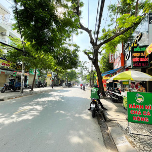 Cần tuyển cô giúp việc đi làm ngay. Lương 10 triệu !