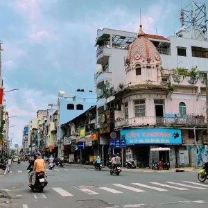 Nhà Có 2 Vợ Chồng Và 1 Cháu 6 Tuổi Đang  Cần Gấp 1 Cô Giúp Việc Nhà. Bao Ăn Ở