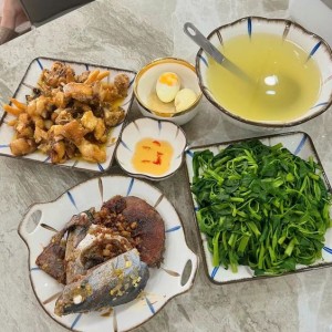 Cô giúp việc nhà em làm được hơn 10 năm sắp nghỉ về quê nên e cần chị giúp việc làm ở nhà 1 trệt 1 lầu trên đường Phạm Thế Hiển Q8.