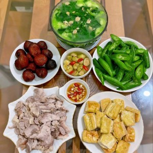 CÒN ĐĂNG LÀ CÒN TUYỂN NHA – EM ĐANG CẦN 1 CHỊ ÍT VƯỚNG BẬN VỀ PHỤ GIÚP VIỆC NHÀ Ở QUẬN 10