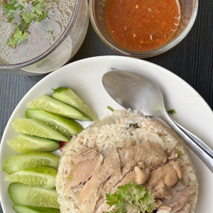 CẦN TÌM GẤP 1 CHỊ GIÚP VIỆC BAO ĂN Ở LẠI LÀM VIỆC TẠI ĐƯỜNG LÊ VĂN SỸ , QUẬN 3