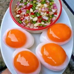 Tuyển gấp 1 cô chăm bà đi làm bao ăn ở lại ạ