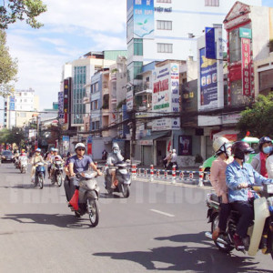 Tuyển gấp chị giúp việc nhà ăn ở lại với gia đình không yêu cầu kinh nghiệm. Lương khởi điểm 11 triệu