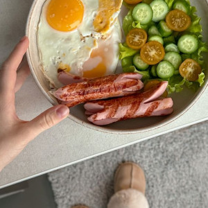 Trong Hôm Nay Em Cần Tuyển Gấp 1 Cô Giúp Việc Bao Ăn Ở , Nhà Chỉ Có 2 Vợ Chồng Em Thôi Nên Công Việc Không Nhiều