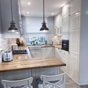 HÔM NAY EM CẦN TÌM GẤP 1 CHỊ CHUYÊN GIÚP VIỆC NHÀ TẠI CHUNG CƯ HÀ ĐÔ ,QUẬN 10