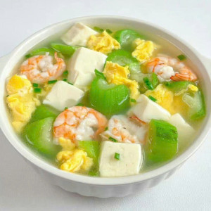 Tuyển gấp 1 cô nấu ăn ngon , làm việc cho gđ em ạ