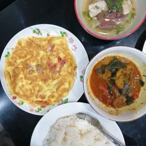 Nhà em cần gấp cô giúp việc nhà khu vực quận 7, ưu tiên các cô có kinh nghiệm dọn dẹp